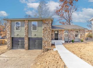 28 Coachlight Dr, Little Rock, AR 72227