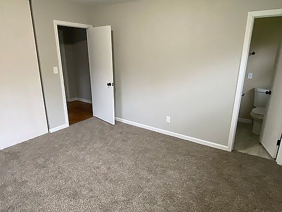 5th image of 3947 Brandomyne Ave