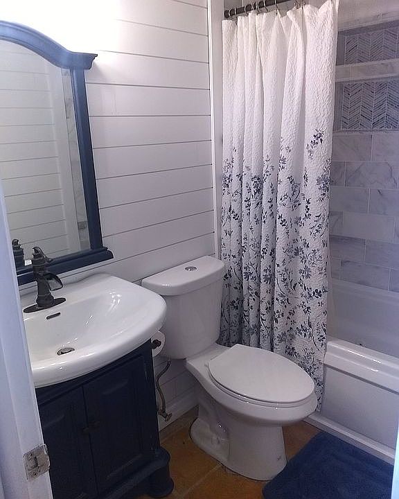 2nd image of 3429 Garfield Dr