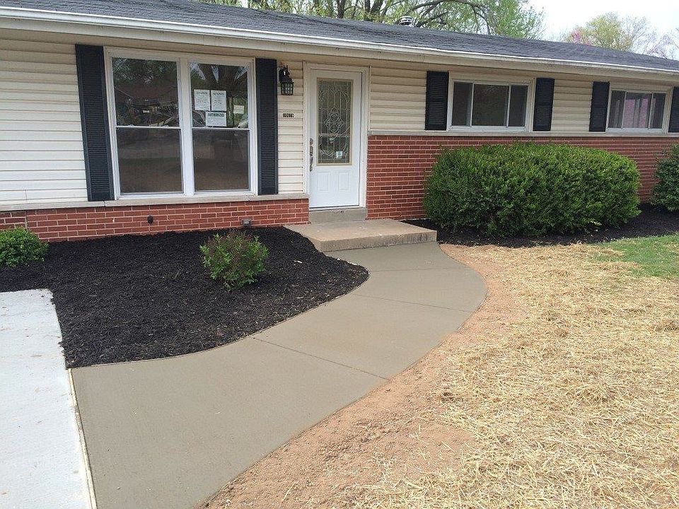 2nd image of 10619 Thayer Ct