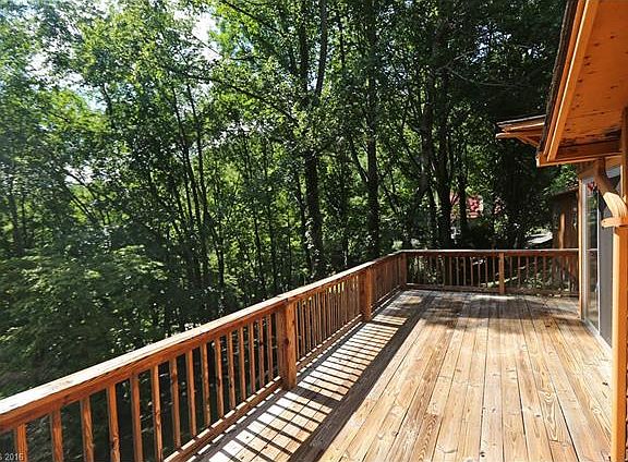 5th image of 747 Wayneview Dr