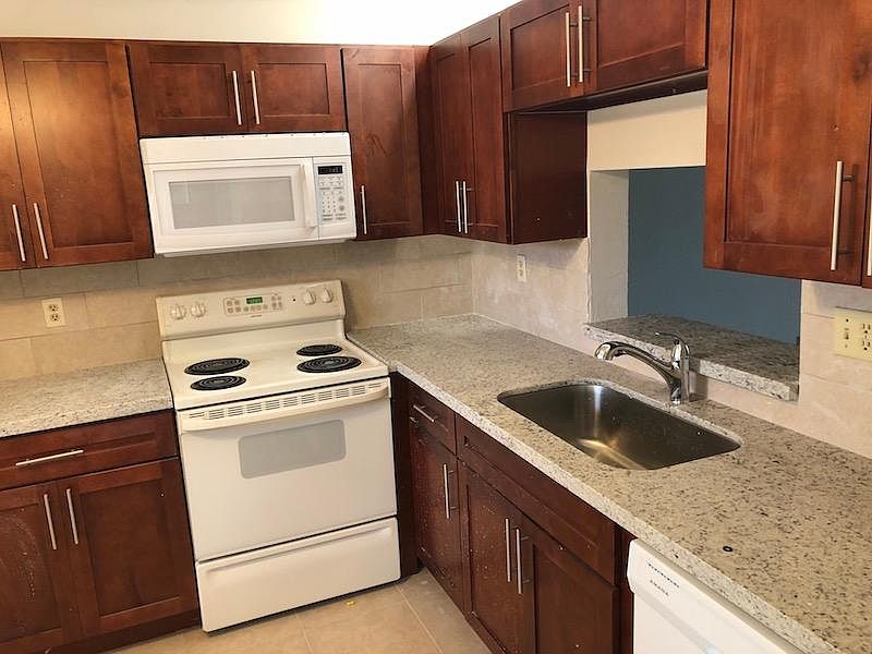 1st image of 1800 SW 81st Ave APT 1401