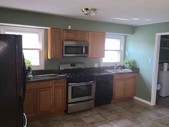 5th image of 844 N Roberta Ave