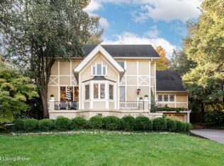 27 River Hill Rd, Indian Hills, KY 40207