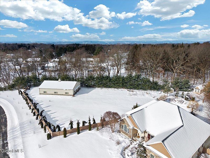 4th image of 21 Estate Drive