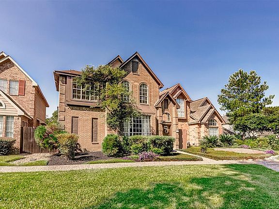3rd image of 6712 Queensclub Dr