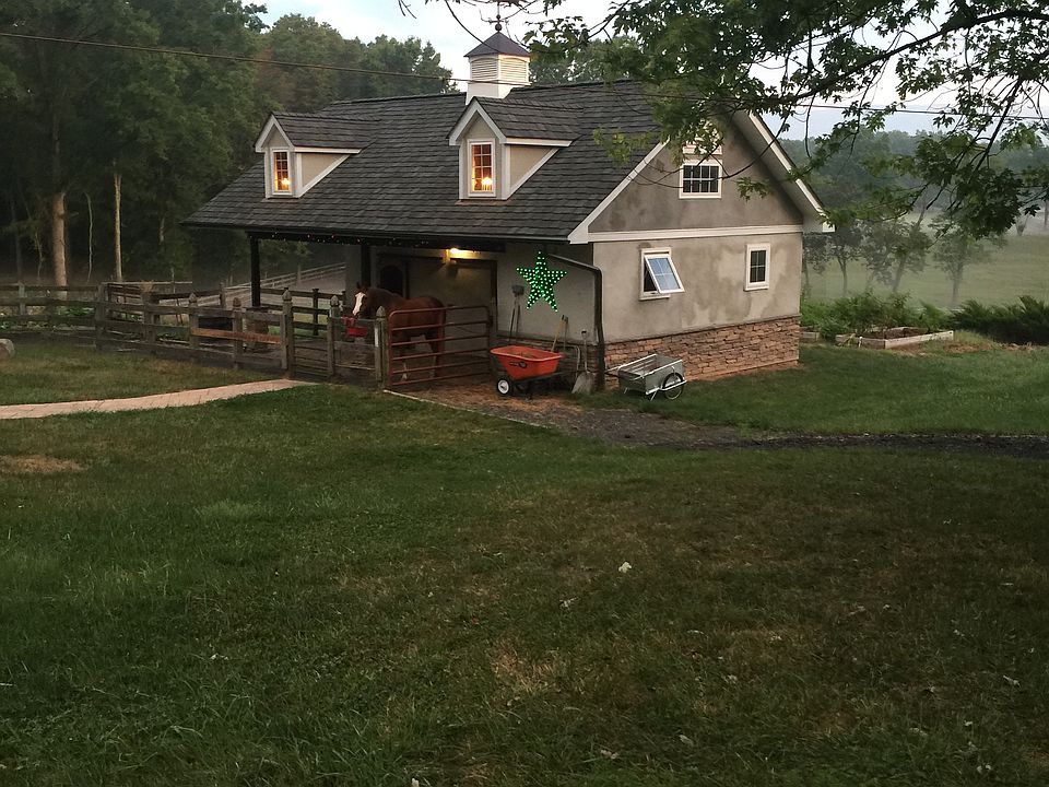 2nd image of 20000 Broad Run Dr