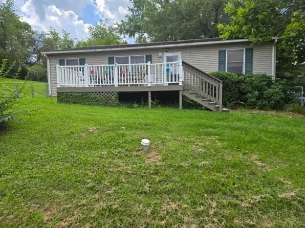 3301 Springview Dr, Christiansburg, VA 24073