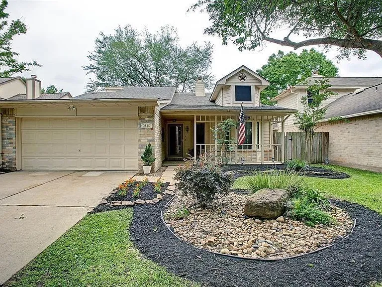 3515 Meadowcrest Ln — Photo 1