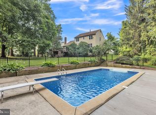 8 Pin Oak Ln, Hockessin, DE 19707