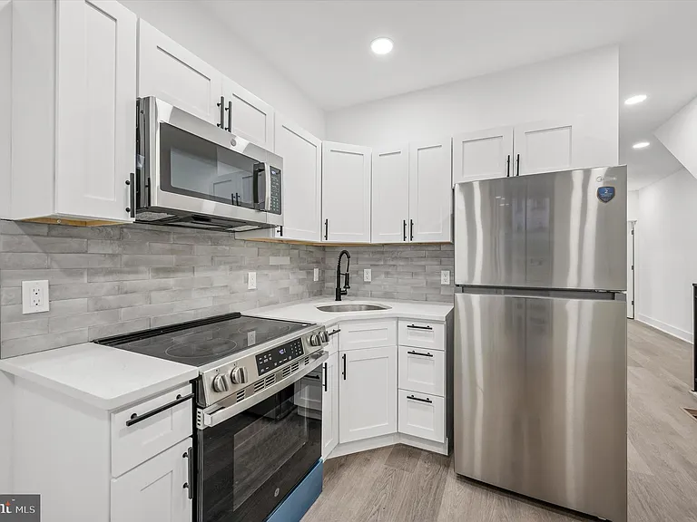 5719 Cambridge St #1 — Photo 4