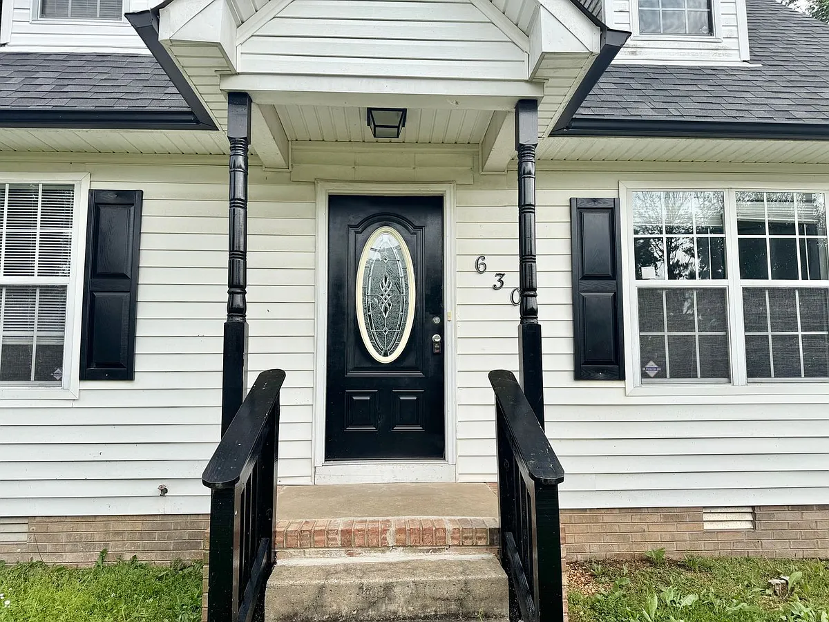 Building Photo - 630 Artic Ave