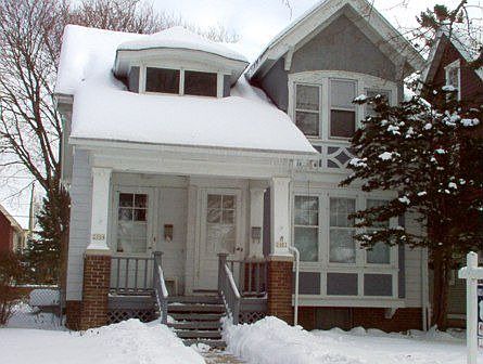 2 Bedrooms, Livingroom, Dining Room, Kitchen and 1 Bath in Each Unit