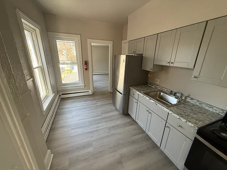 51 Walnut Street Apt 2 — Photo 18