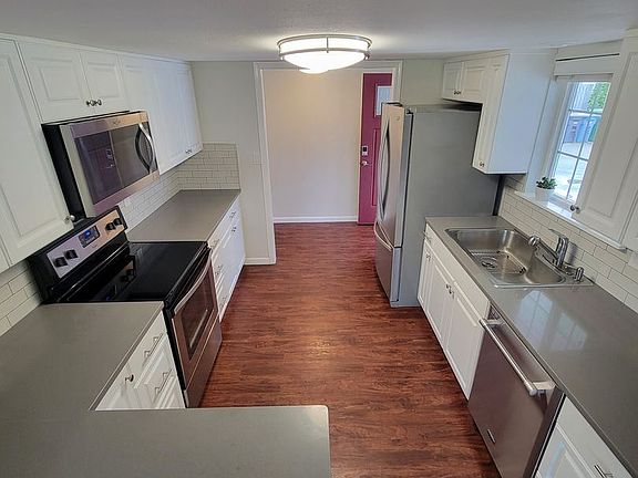 4th image of 4401 78th Avenue Ct W