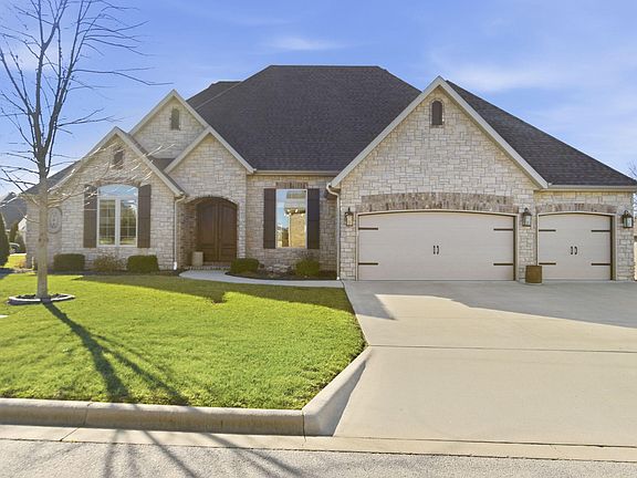 3rd image of 842 E Abbey Court