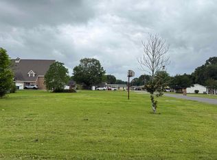437 Magnolia Dr, Jennings, LA 70546