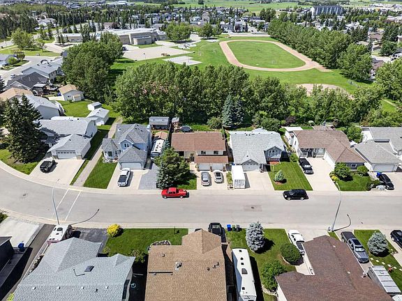 2nd image of 151 Balsam Cres