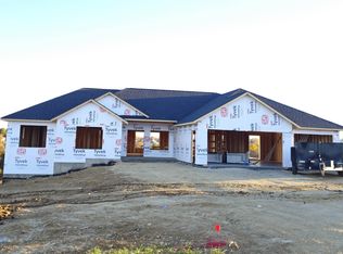 14435 Mill Ridge Rd, Dubuque, IA 52002