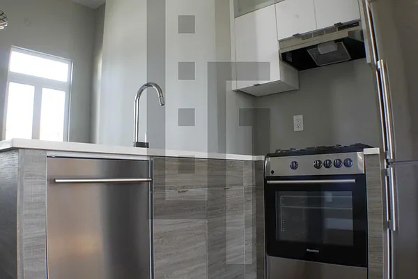 Rented by Loom Group | media 29