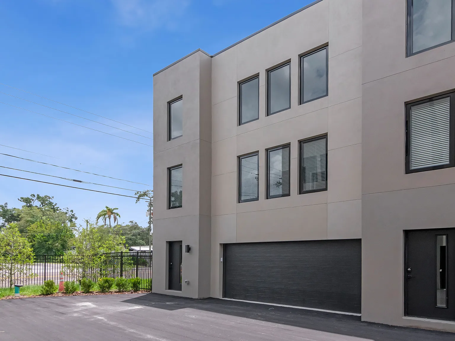 2 bed, 2.5 bath, 1229 sqft, $3,150 — Photo 3