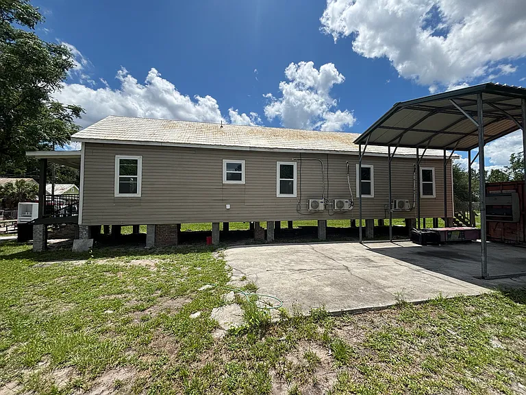 1232 W Duval St — Photo 4