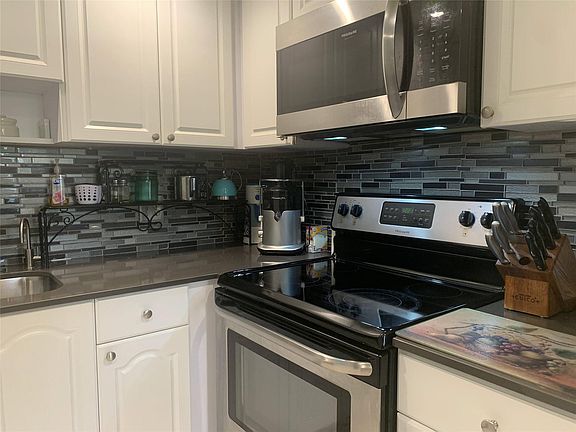 5th image of 13250 SW 4th Court #207G