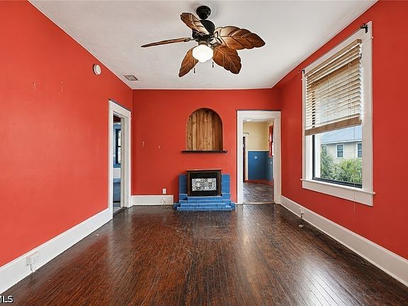 3rd image of 2128 Katherine St