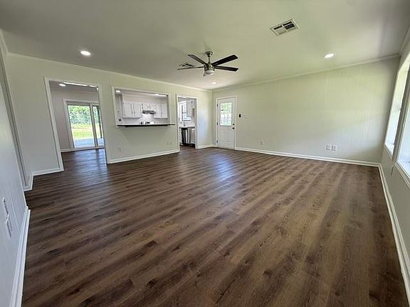 4th image of 408 Bayou Gardens Dr