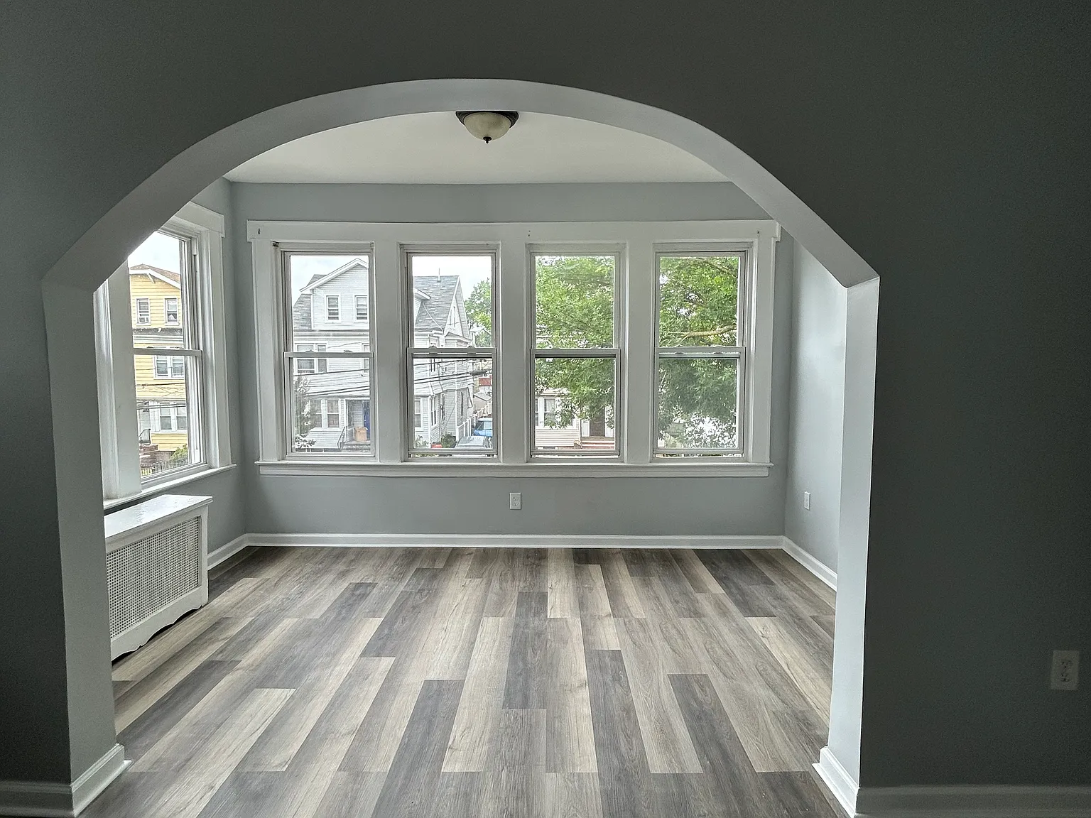 4 bed, $2,200 — Photo 2