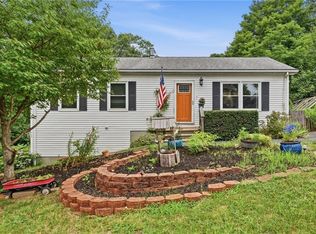 37 Crestwood Dr, West Warwick, RI 02893