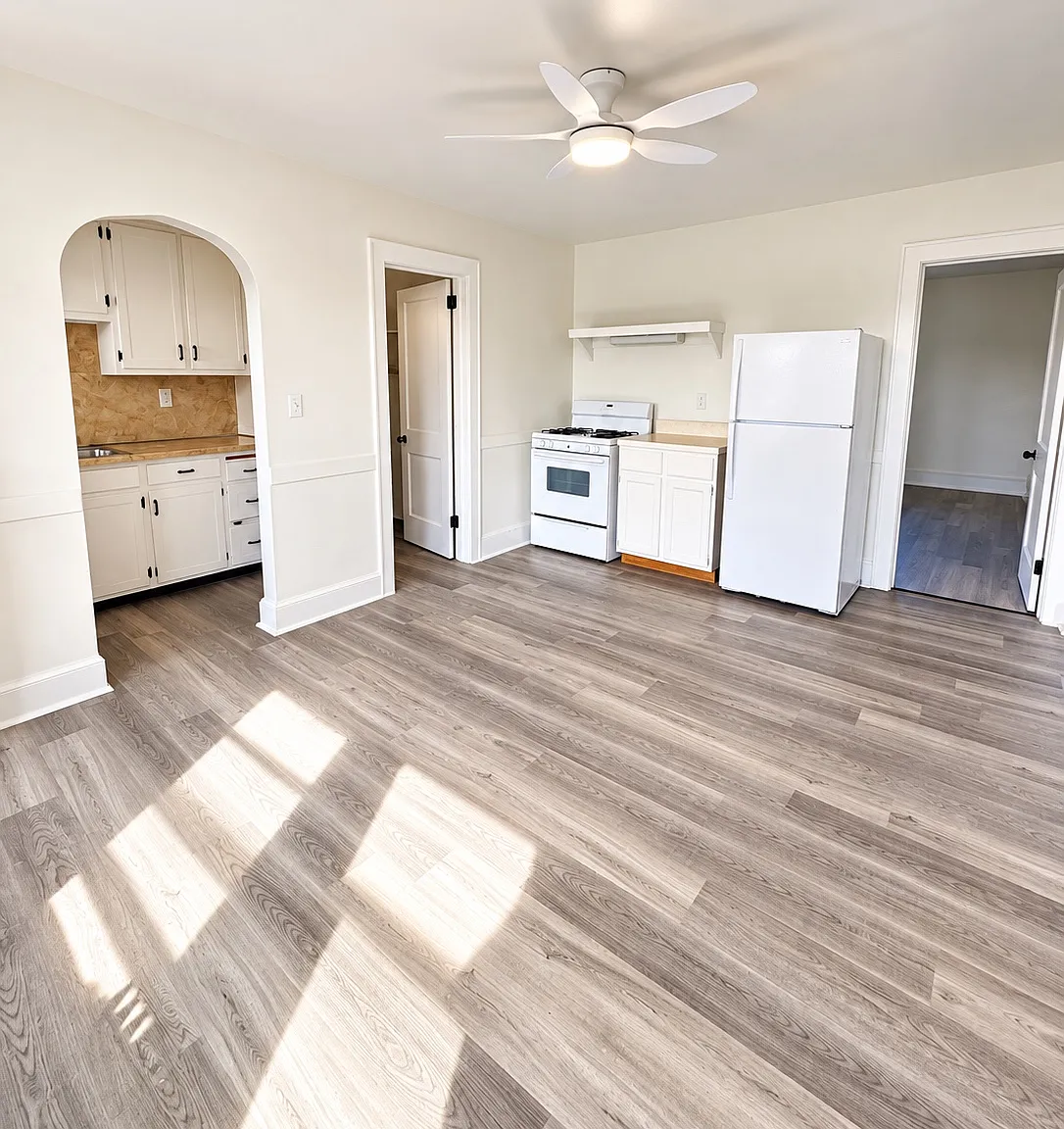 2 bed, 900 sqft, $1,600 — Photo 1