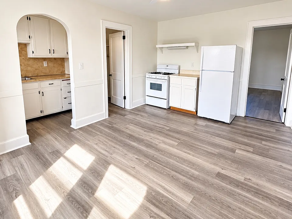 35 Rapallo Ave #3E