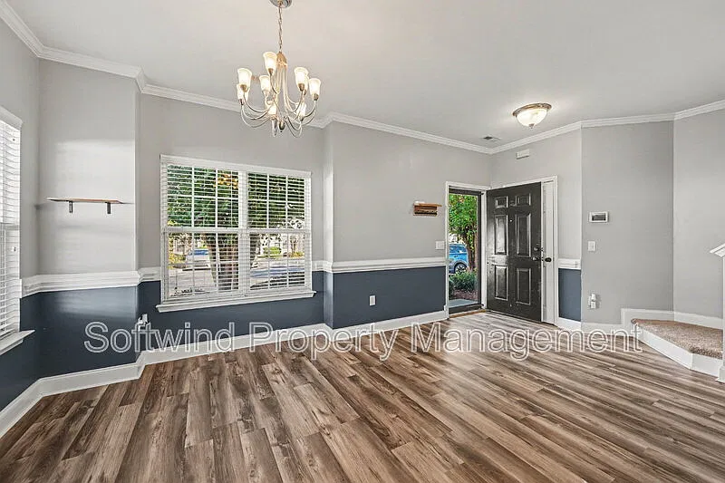 3 bed, 2.5 bath, 1435 sqft, $1,725 — Photo 3