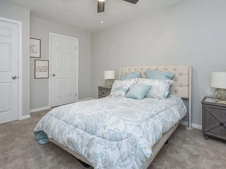 1423 Goldfinch Ln — Photo 19