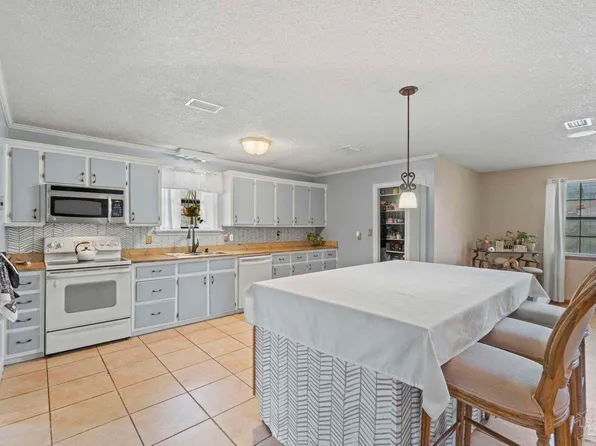 3100 E Lloyd St, Pensacola, FL 32503