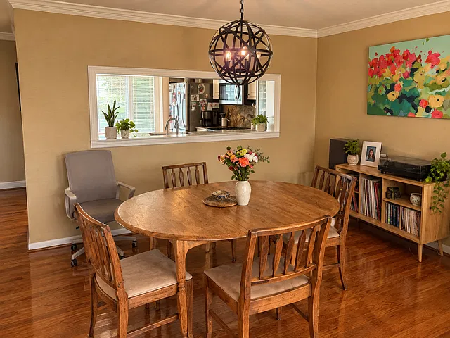 4 bed, 3.5 bath, 2400 sqft, $2,450 — Photo 4