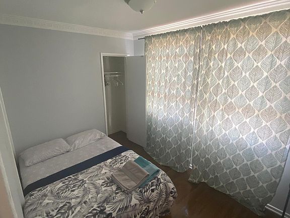 3rd image of 1118 N Berendo St APT 1