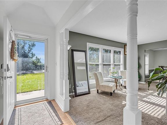 3rd image of 9514 View High Dr