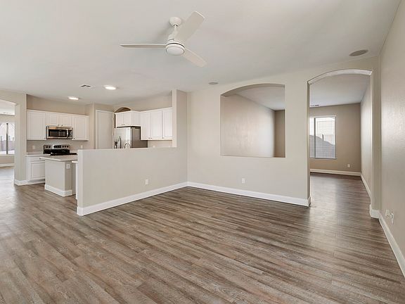 5th image of 33098 N Roadrunner Ln
