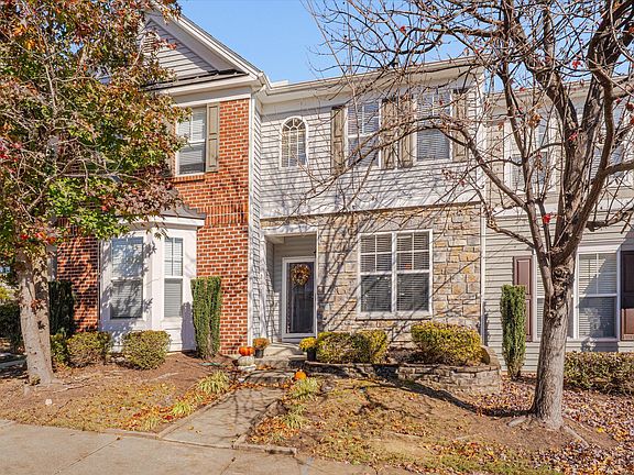 2nd image of 2805 Corbett Grove Dr