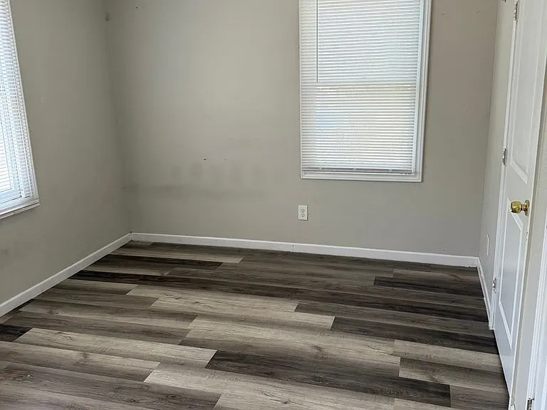Carson Street Apts — Photo 4