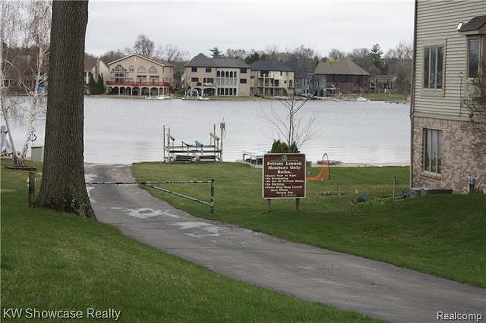 1444 Vanstone Dr, Commerce Township, MI 48382 Zillow