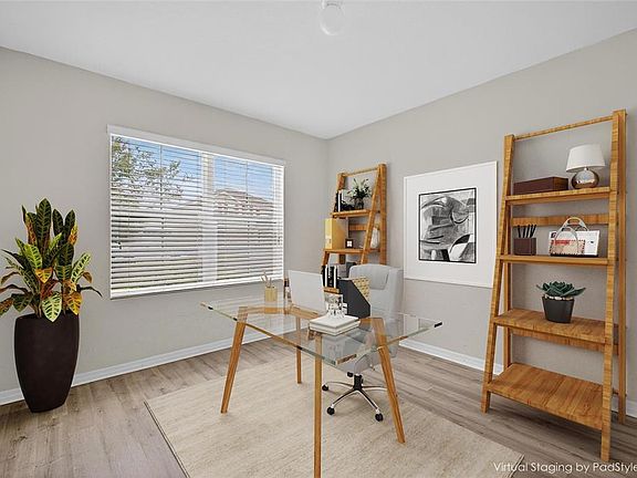 5th image of 3125 S Northview Rd