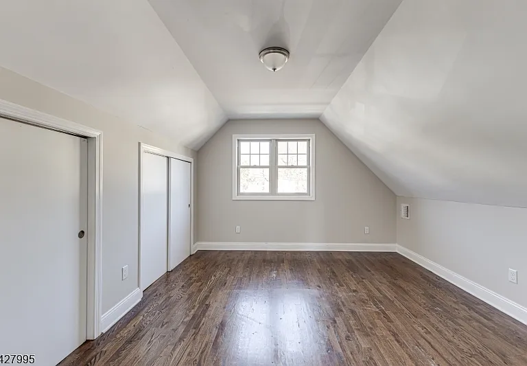 35 Burnside Ave #B — Photo 22