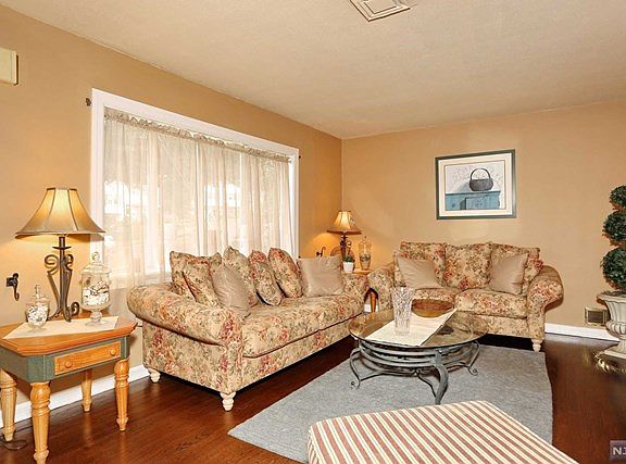 2nd image of 439 Cypress Ct