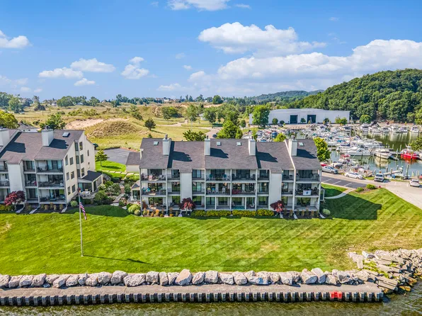 20031 Berwyck St #B-14, Spring Lake, MI 49456