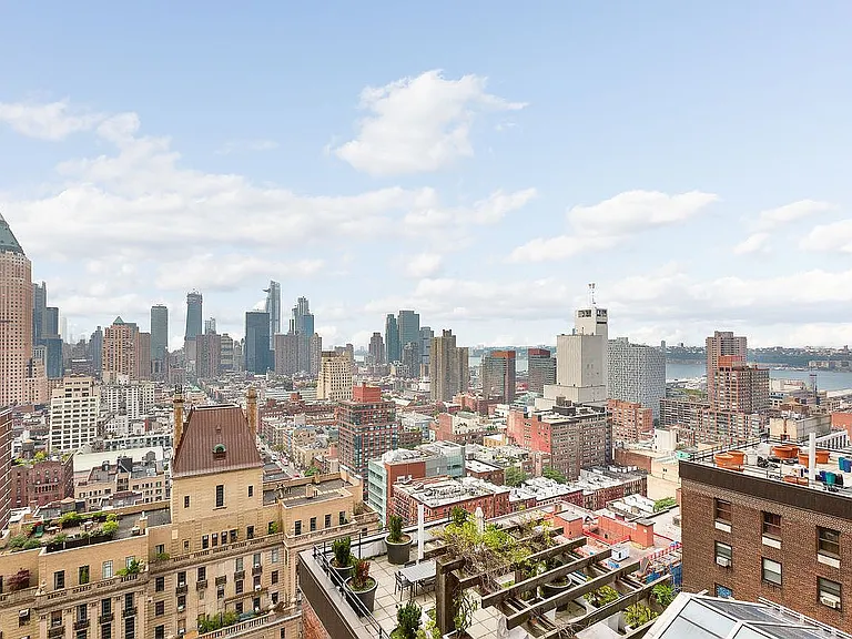 347 W 57th St #32B — Photo 19