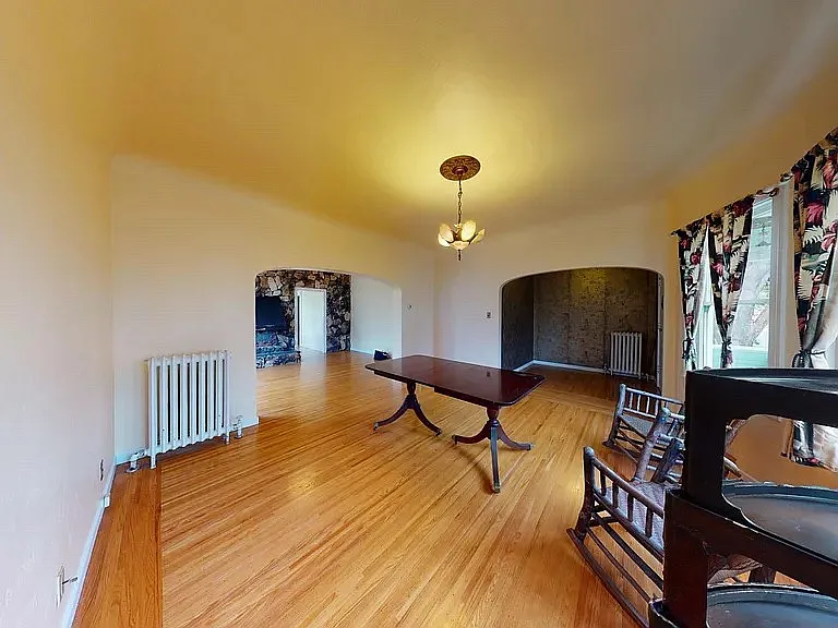 3 bed, 1.5 bath, 1489 sqft, $6,250 — Photo 2