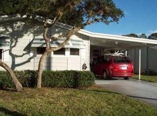 517 Fox Run Blvd, Tavares, FL 32778